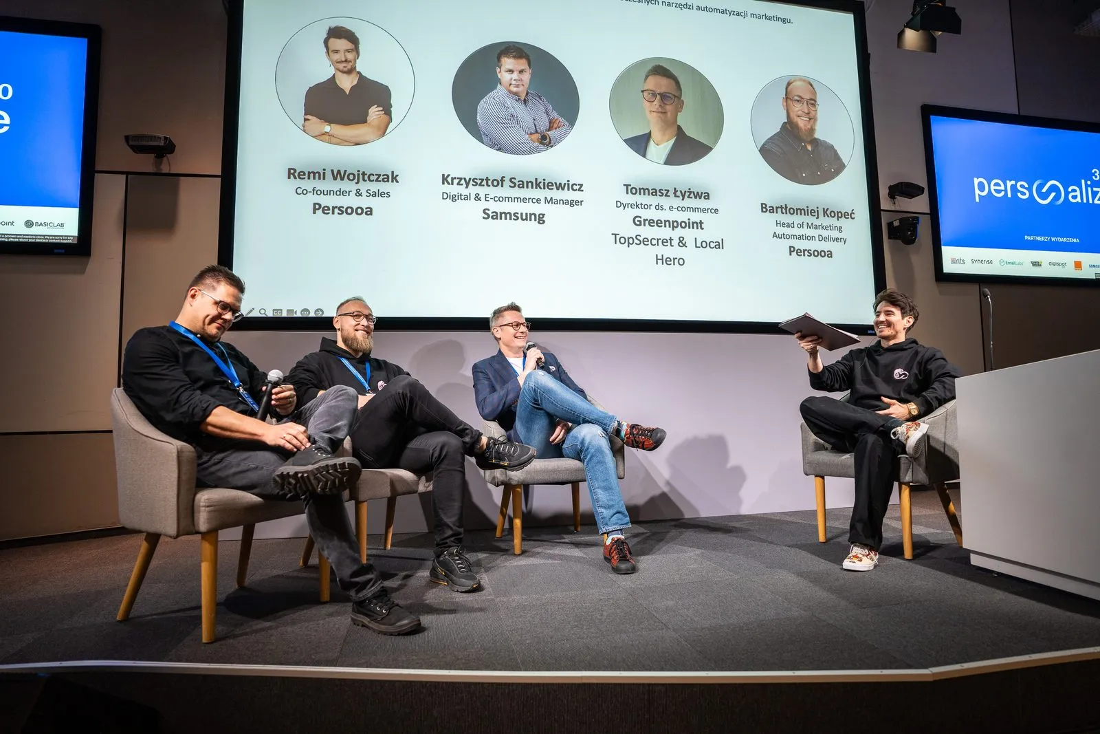 Panel prelegentów na scenie Persooalize360